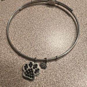 H-D bangle with paw print black rhinestones, silver.